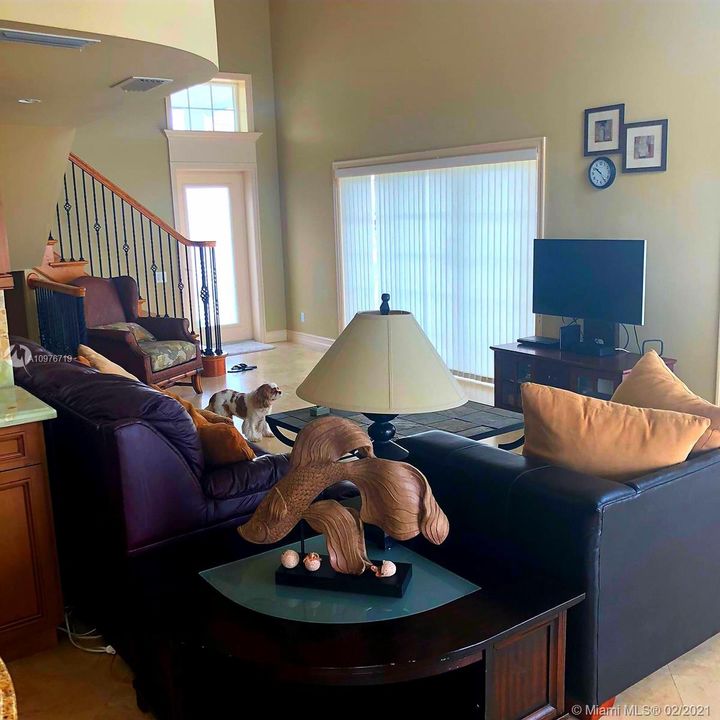 Recently Rented: $7,000 (2 beds, 2 baths, 2400 Square Feet)