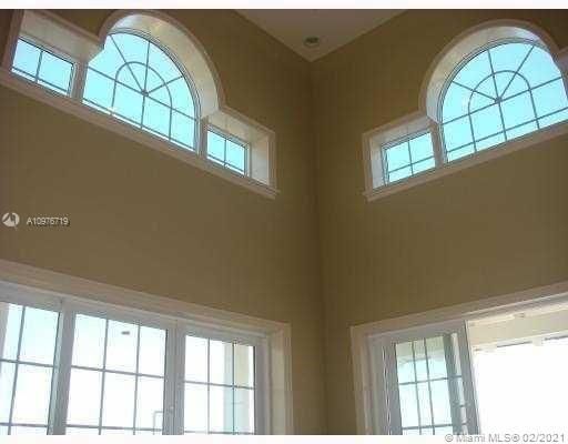 Recently Rented: $7,000 (2 beds, 2 baths, 2400 Square Feet)