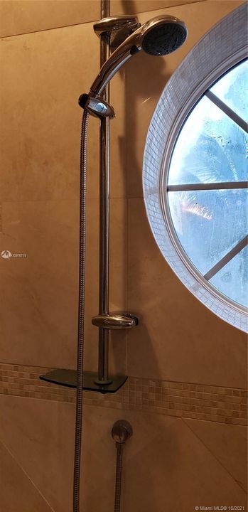 Recently Rented: $7,000 (2 beds, 2 baths, 2400 Square Feet)