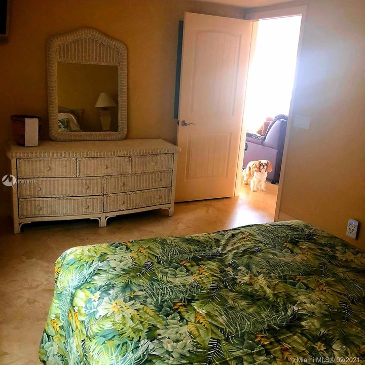 Recently Rented: $7,000 (2 beds, 2 baths, 2400 Square Feet)