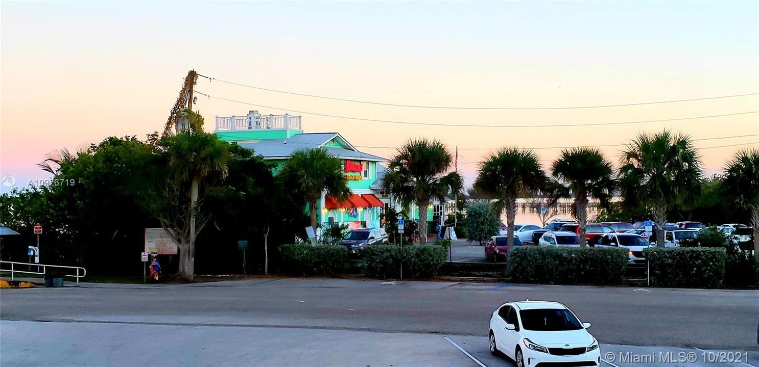 Recently Rented: $7,000 (2 beds, 2 baths, 2400 Square Feet)