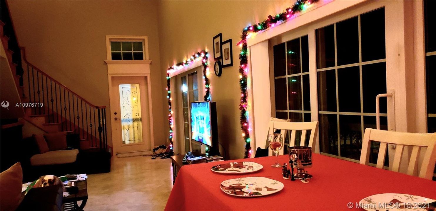 Recently Rented: $7,000 (2 beds, 2 baths, 2400 Square Feet)