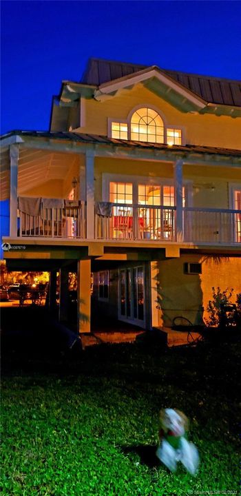 Recently Rented: $7,000 (2 beds, 2 baths, 2400 Square Feet)