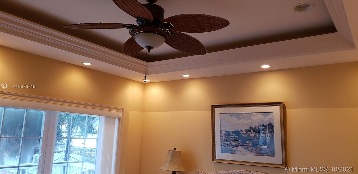 Recently Rented: $7,000 (2 beds, 2 baths, 2400 Square Feet)