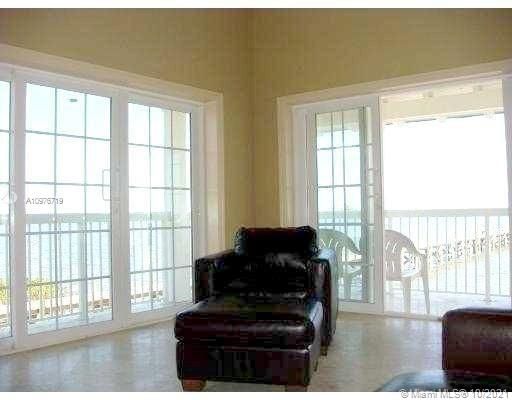 Recently Rented: $7,000 (2 beds, 2 baths, 2400 Square Feet)