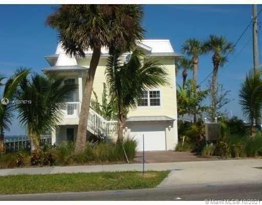 Recently Rented: $7,000 (2 beds, 2 baths, 2400 Square Feet)