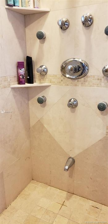 Recently Rented: $7,000 (2 beds, 2 baths, 2400 Square Feet)