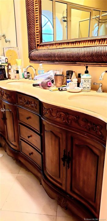 Recently Rented: $7,000 (2 beds, 2 baths, 2400 Square Feet)