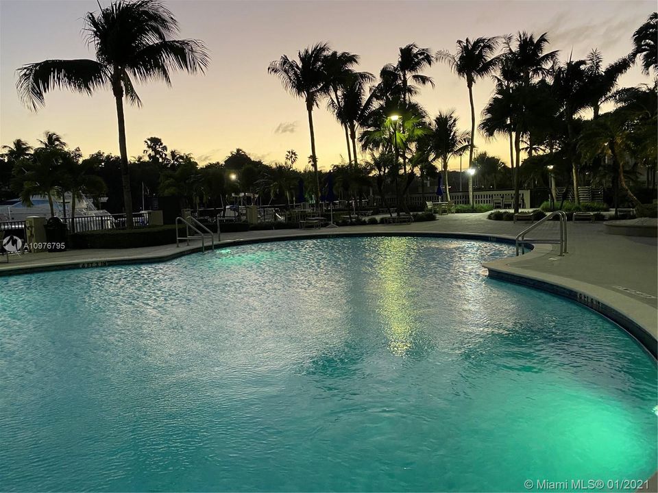 Недавно арендовано: $3,500 (2 спален, 2 ванн, 1310 Квадратных фут)