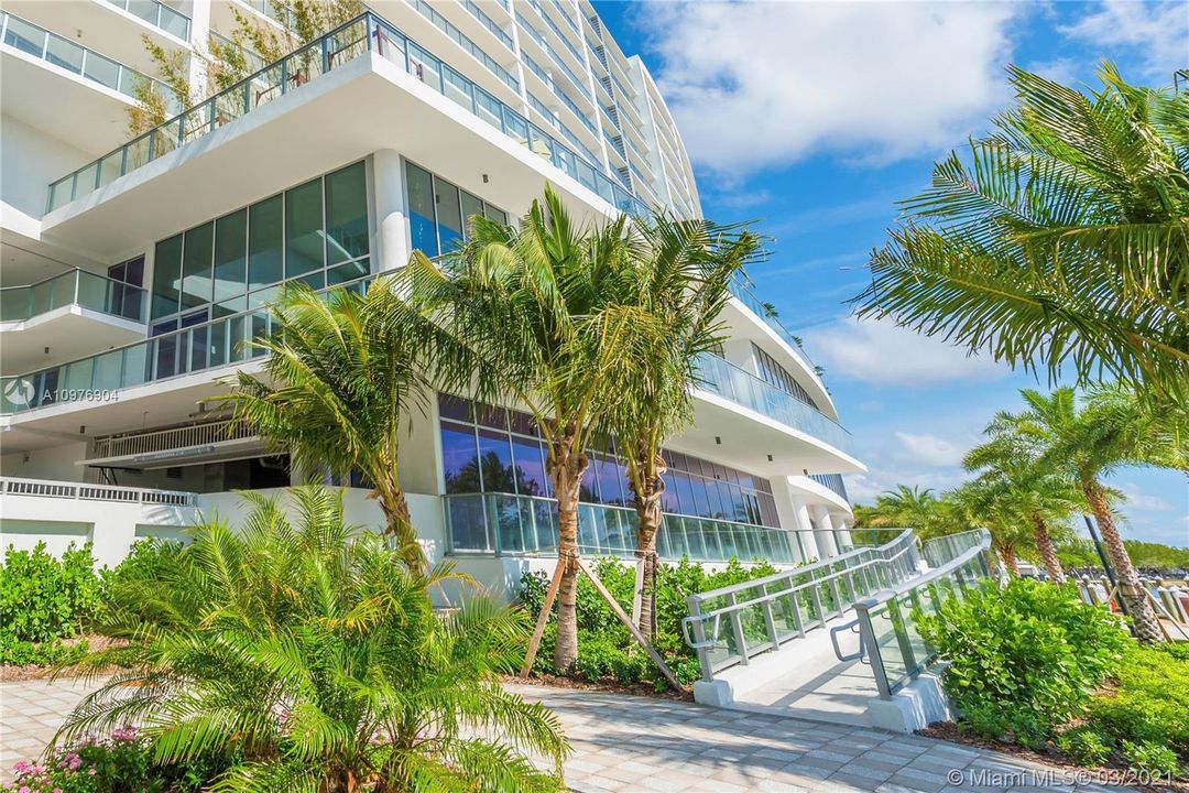 Недавно продано: $1,749,000 (3 спален, 3 ванн, 2407 Квадратных фут)