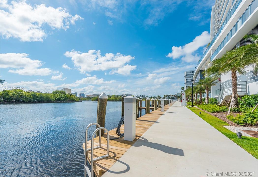 Недавно продано: $1,749,000 (3 спален, 3 ванн, 2407 Квадратных фут)