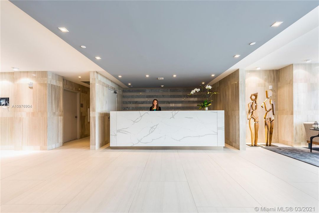 24/7 Front Desk Attendant