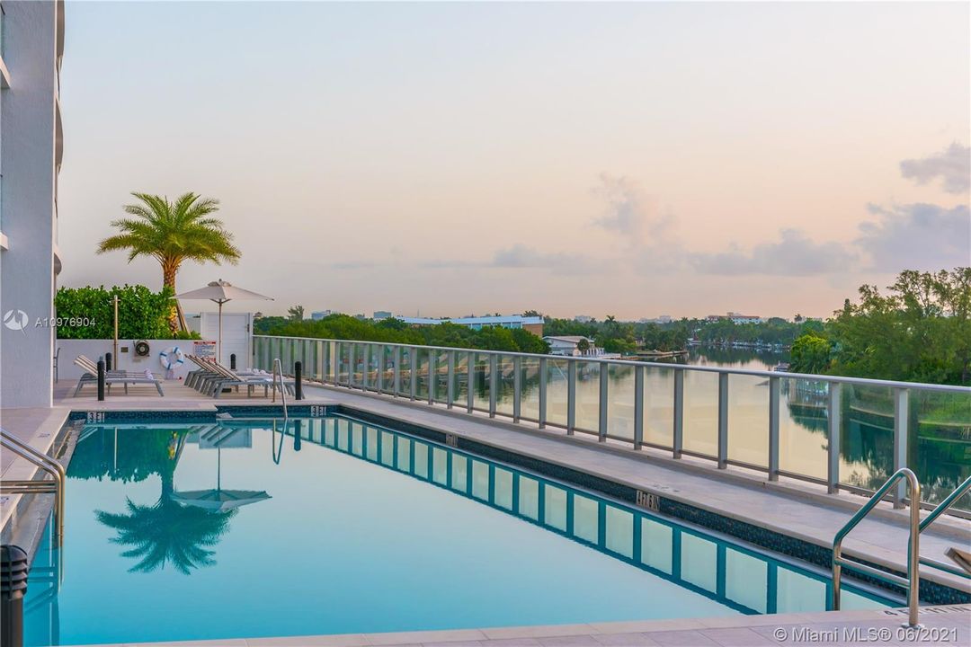 Недавно продано: $1,749,000 (3 спален, 3 ванн, 2407 Квадратных фут)