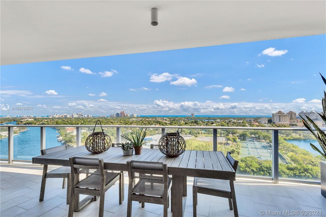 Недавно продано: $1,749,000 (3 спален, 3 ванн, 2407 Квадратных фут)