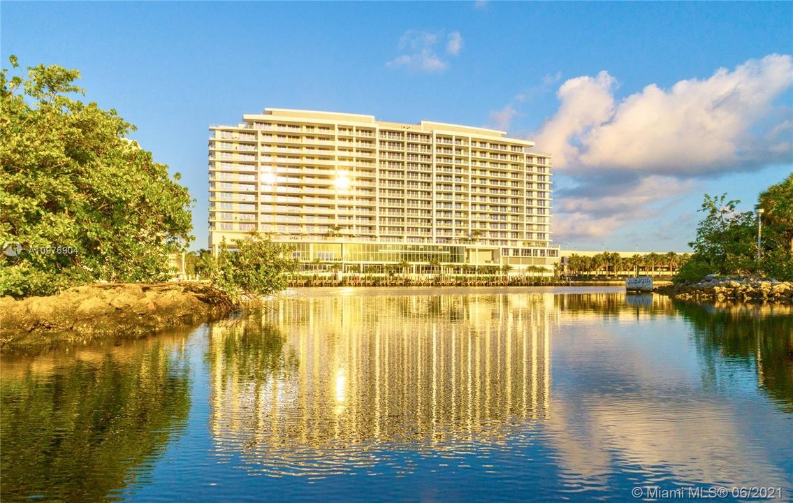 Недавно продано: $1,749,000 (3 спален, 3 ванн, 2407 Квадратных фут)