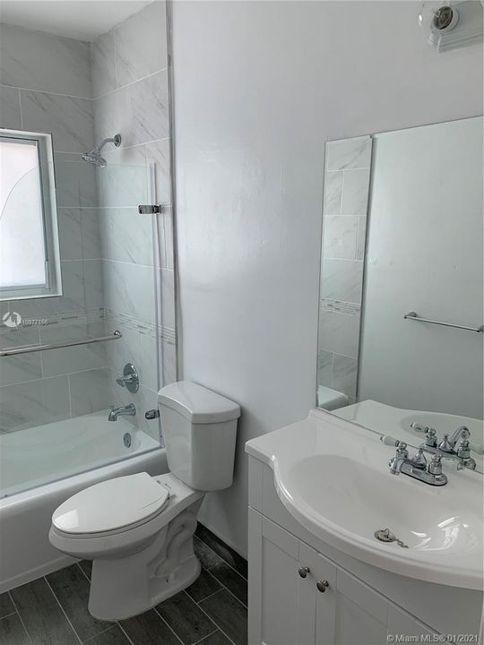 Недавно арендовано: $1,400 (1 спален, 1 ванн, 800 Квадратных фут)