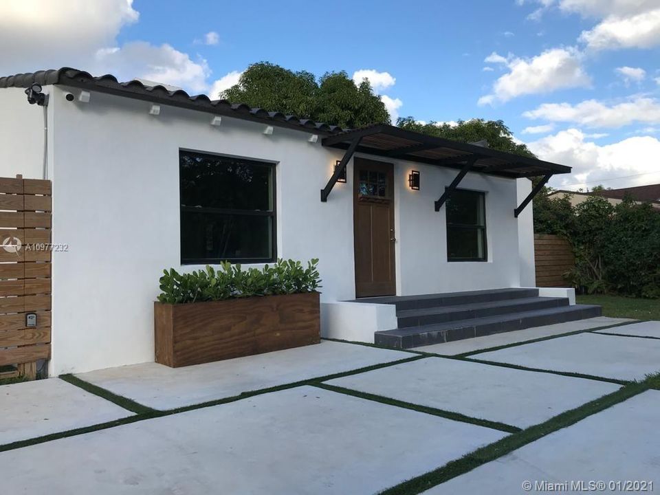 Vendido Recientemente: $580,900 (3 camas, 2 baños, 1129 Pies cuadrados)