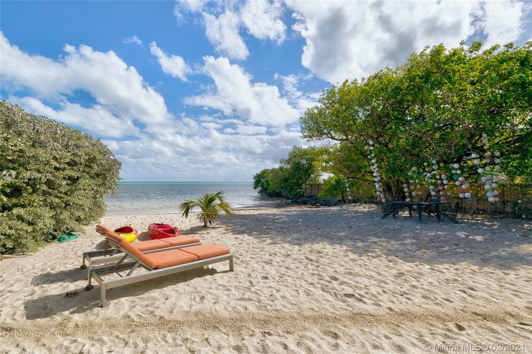 Tropical Serenity and Barefoot Elegance