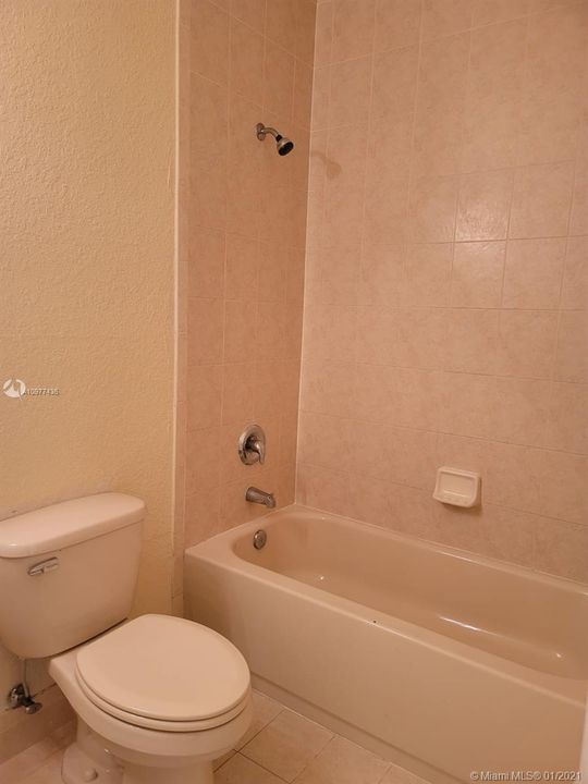 最近租的: $1,250 (2 贝兹, 2 浴室, 914 平方英尺)