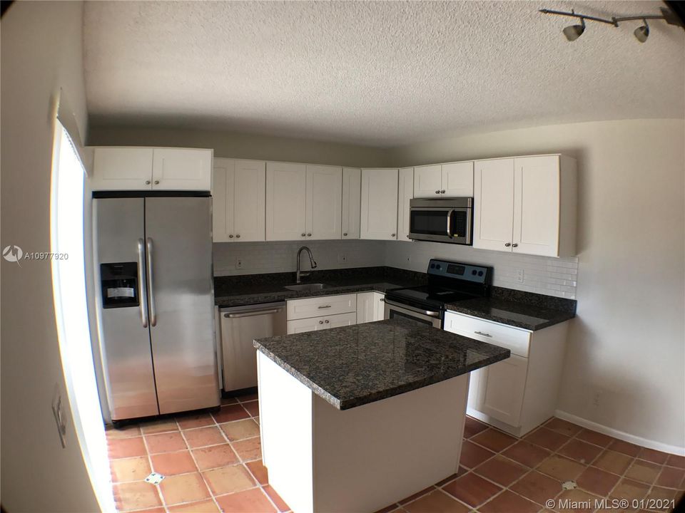 Vendido Recientemente: $248,999 (2 camas, 2 baños, 1236 Pies cuadrados)