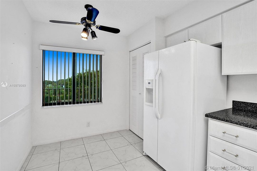 Vendido Recientemente: $139,900 (2 camas, 2 baños, 1220 Pies cuadrados)