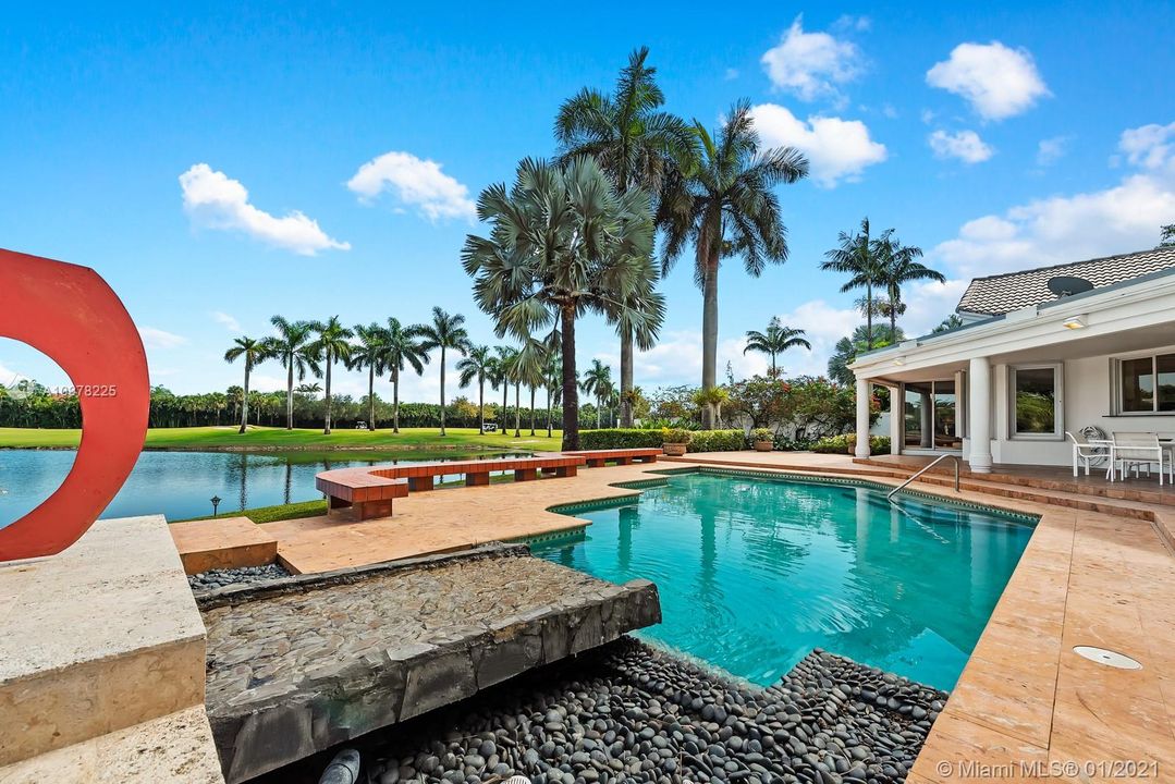 Recently Sold: $2,250,000 (4 beds, 3 baths, 3645 Square Feet)