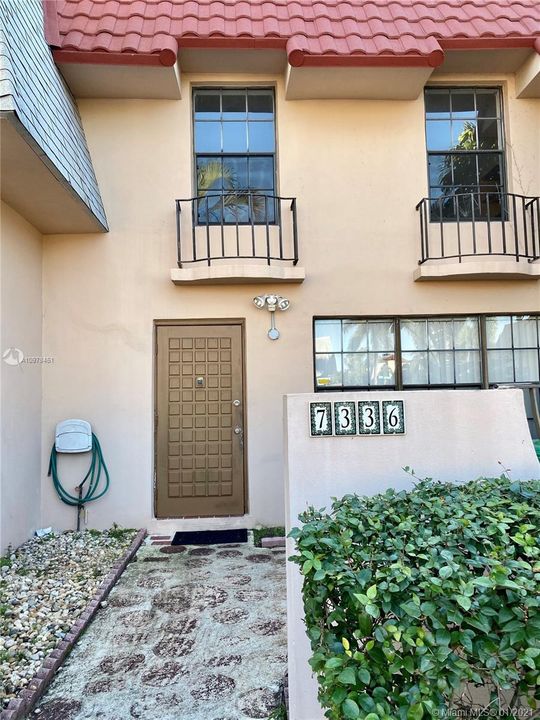 Recently Sold: $220,000 (3 beds, 2 baths, 1360 Square Feet)