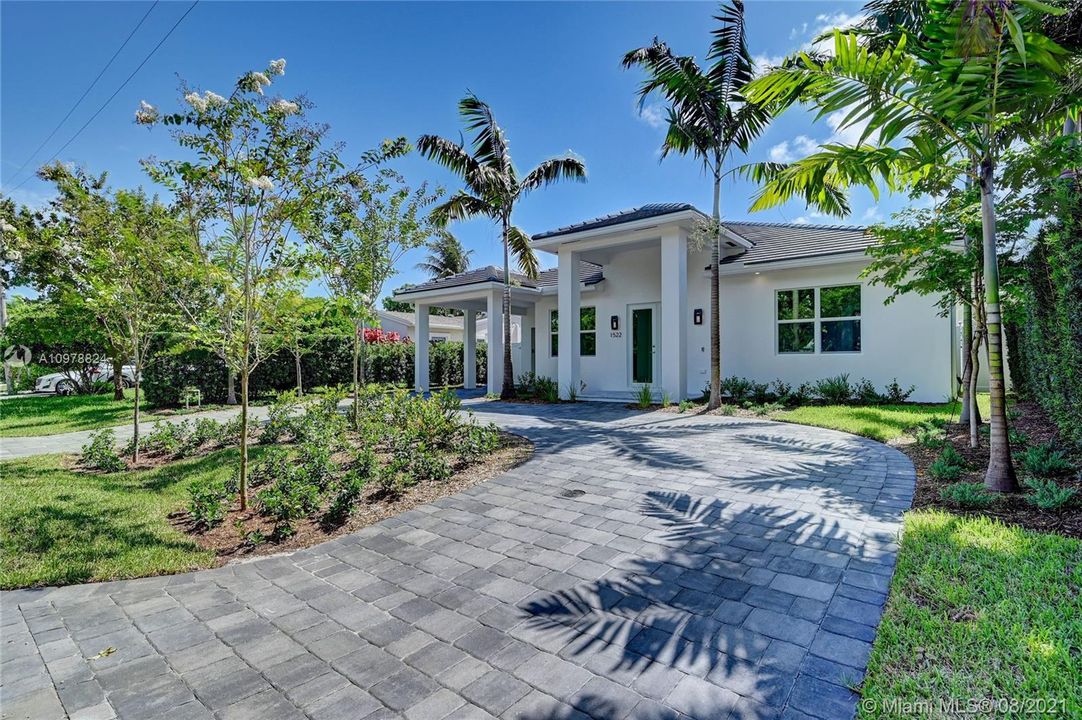 Recently Sold: $1,359,000 (4 beds, 3 baths, 2503 Square Feet)
