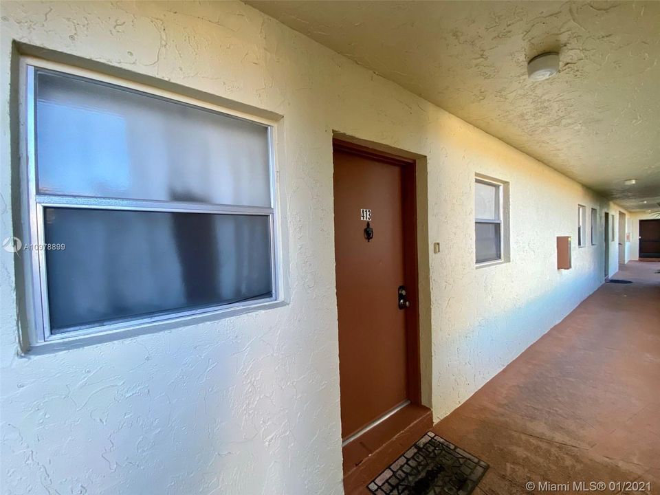 Recently Sold: $88,000 (1 beds, 1 baths, 790 Square Feet)