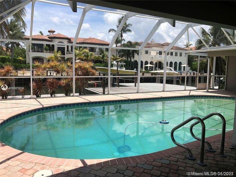 Recently Sold: $1,425,000 (4 beds, 3 baths, 2086 Square Feet)