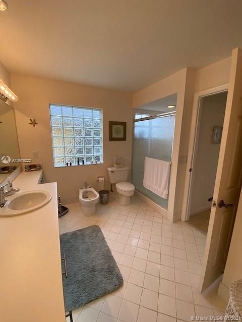 Recently Sold: $390,000 (3 beds, 2 baths, 2107 Square Feet)