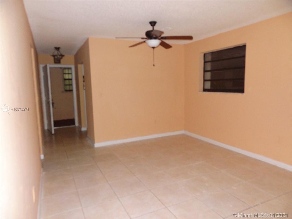 Recently Sold: $175,000 (2 beds, 2 baths, 926 Square Feet)