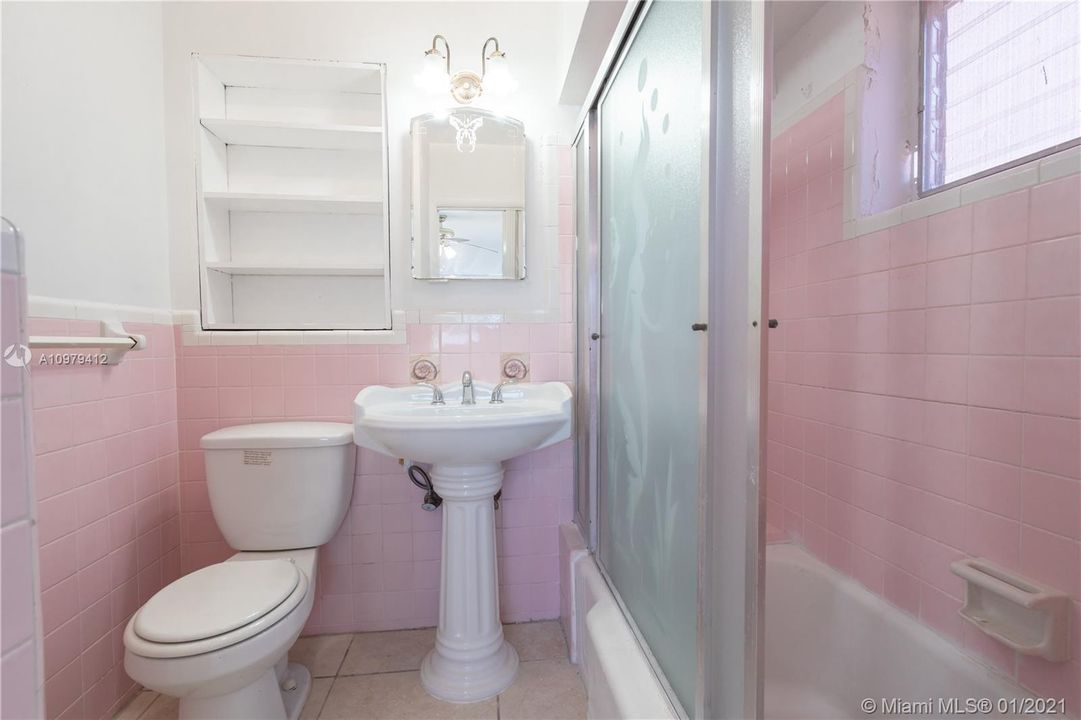 Недавно арендовано: $5,500 (4 спален, 3 ванн, 2320 Квадратных фут)