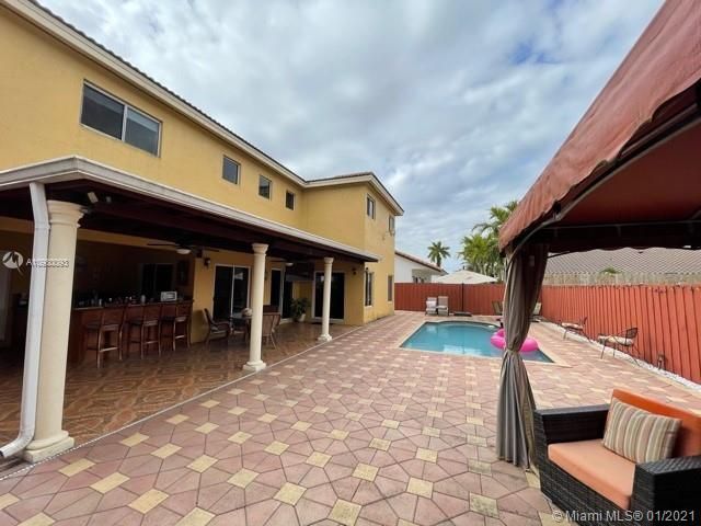 Recently Sold: $619,000 (4 beds, 3 baths, 2892 Square Feet)