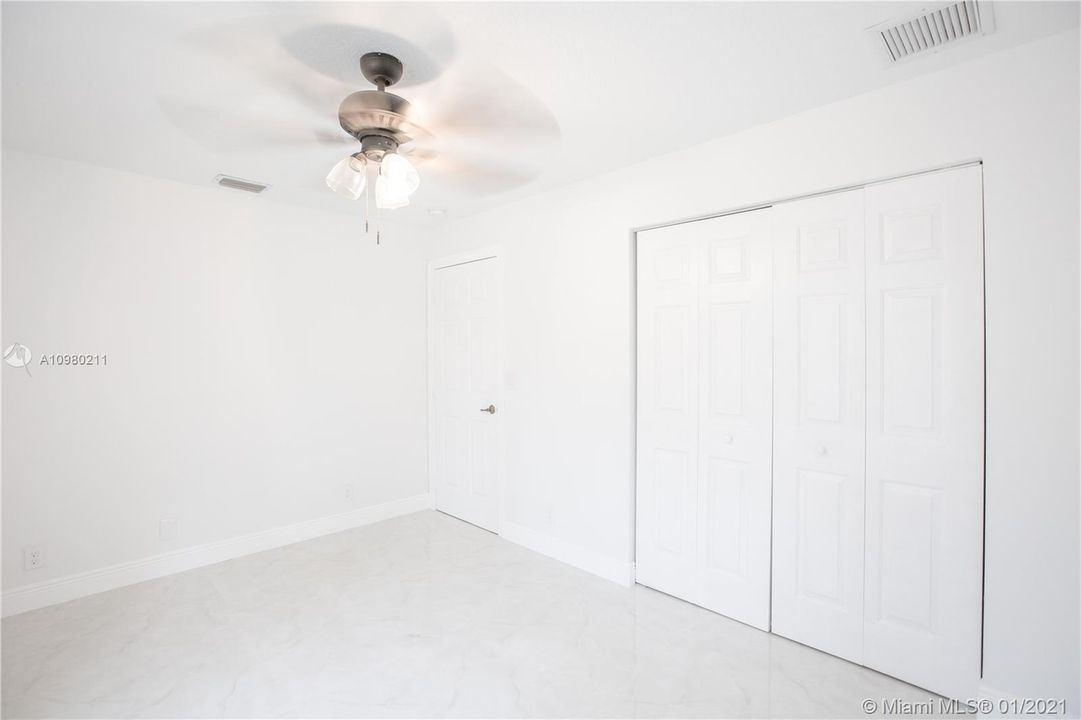 Recently Sold: $440,000 (3 beds, 2 baths, 1808 Square Feet)