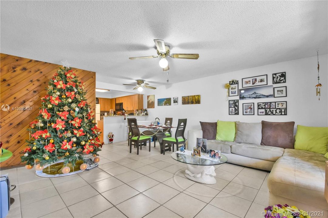 Recently Sold: $185,000 (2 beds, 2 baths, 948 Square Feet)