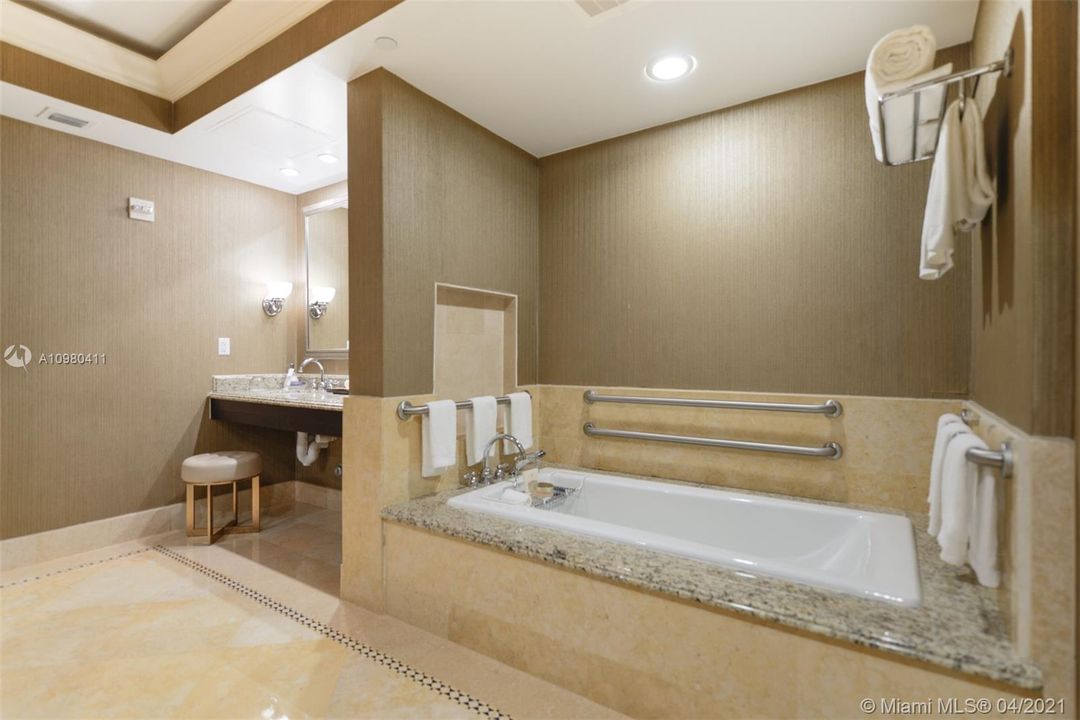 Недавно продано: $870,000 (1 спален, 1 ванн, 709 Квадратных фут)