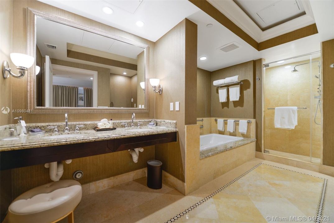 最近售出: $870,000 (1 贝兹, 1 浴室, 709 平方英尺)