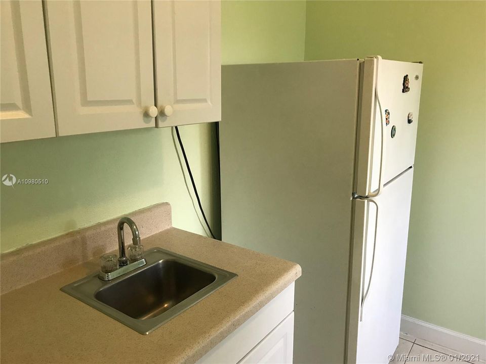 Recently Rented: $900 (1 beds, 1 baths, 1318 Square Feet)