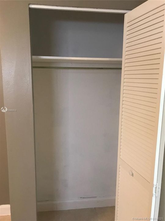 Recently Rented: $900 (1 beds, 1 baths, 1318 Square Feet)