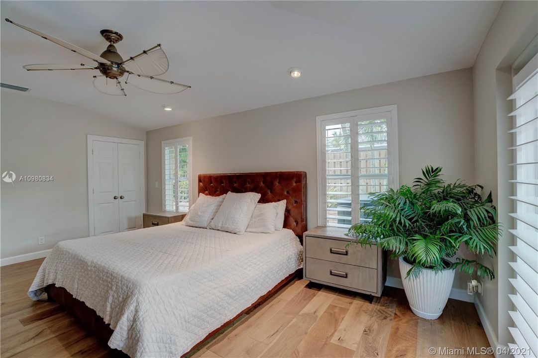 Recently Sold: $595,000 (3 beds, 3 baths, 2256 Square Feet)