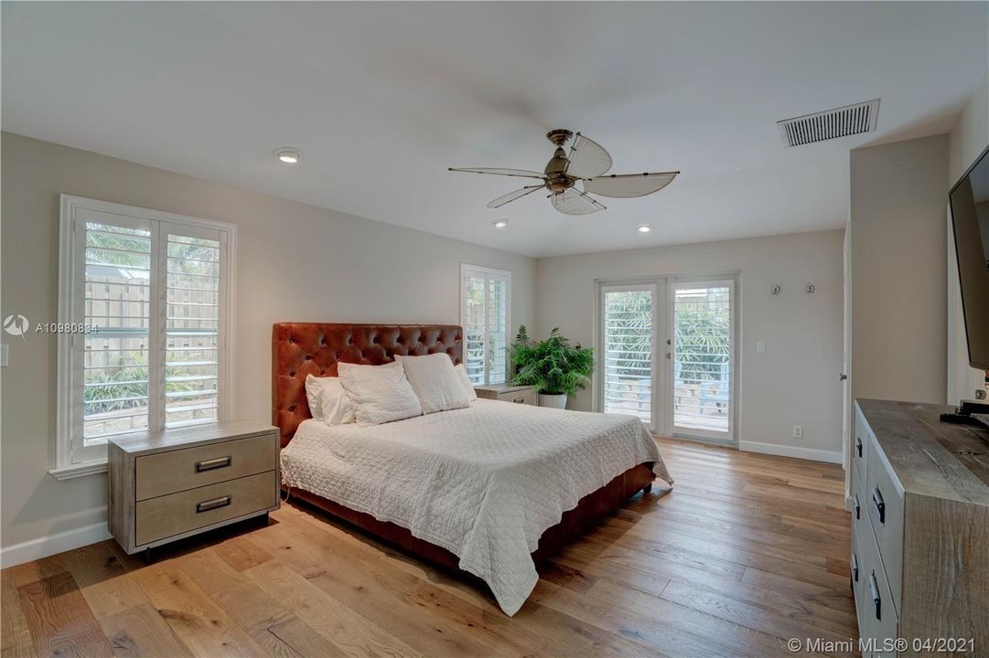 Recently Sold: $595,000 (3 beds, 3 baths, 2256 Square Feet)