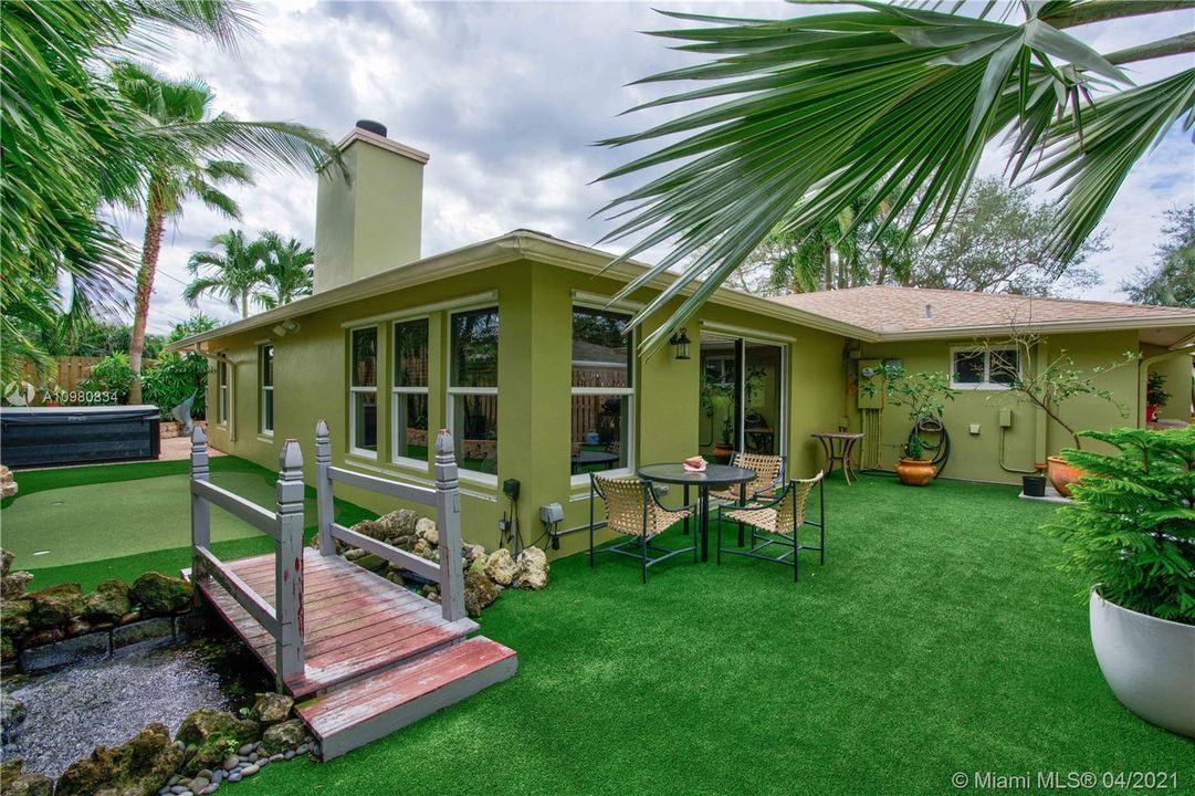 Recently Sold: $595,000 (3 beds, 3 baths, 2256 Square Feet)