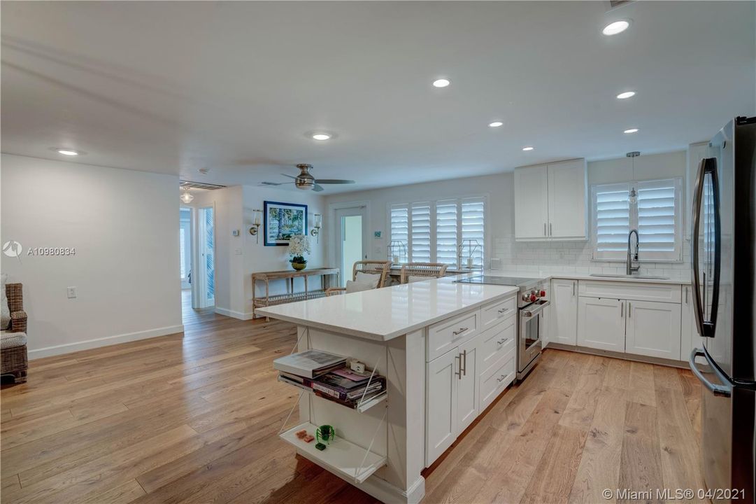 Recently Sold: $595,000 (3 beds, 3 baths, 2256 Square Feet)