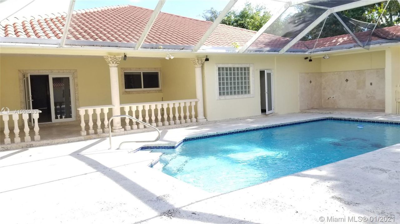 Recently Rented: $5,000 (4 beds, 4 baths, 4000 Square Feet)