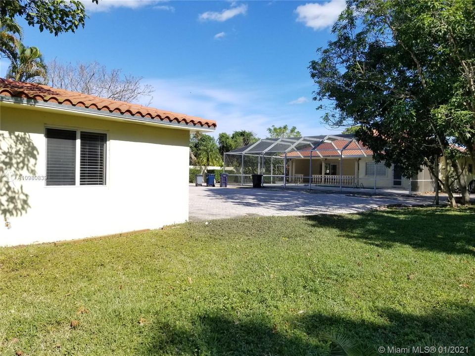 Recently Rented: $5,000 (4 beds, 4 baths, 4000 Square Feet)