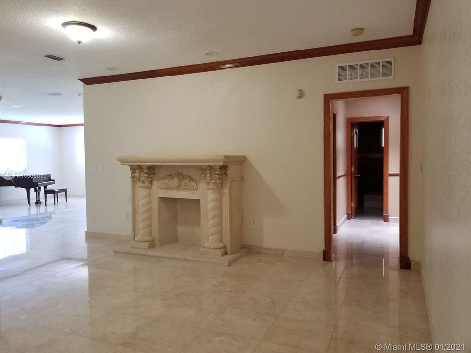 Recently Rented: $5,000 (4 beds, 4 baths, 4000 Square Feet)