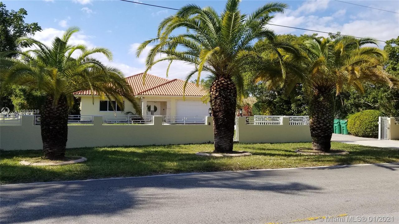 Recently Rented: $5,000 (4 beds, 4 baths, 4000 Square Feet)