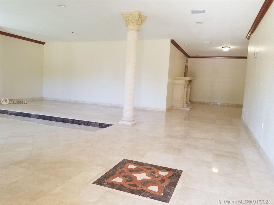 Recently Rented: $5,000 (4 beds, 4 baths, 4000 Square Feet)