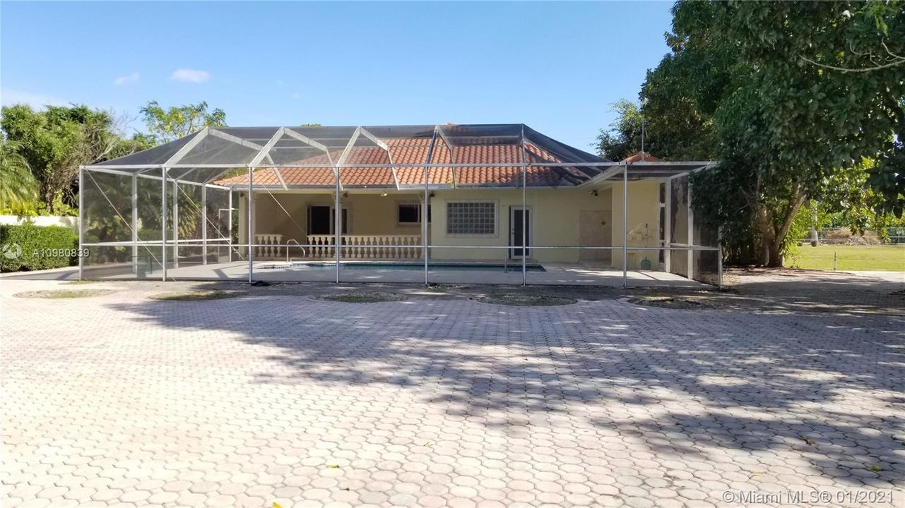 Recently Rented: $5,000 (4 beds, 4 baths, 4000 Square Feet)